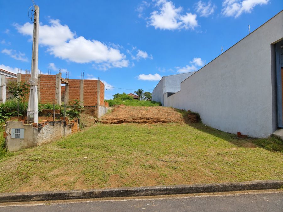Terreno - Venda - Residencial Lívia - Botucatu - SP