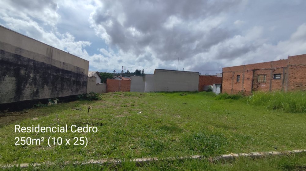 Terreno - Venda - Residencial Cedro - Botucatu - SP