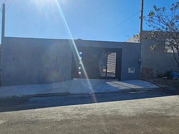 Casa Novinha em Rubi�o Jr.