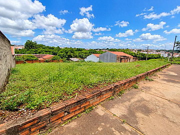 TERRENO NO CAMBU�